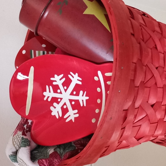 Hallmark Christmas Red Snowflake Holiday Mitten - Picture 5 of 6